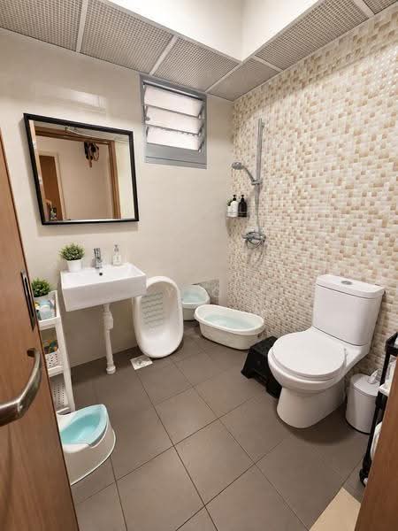 228B Punggol Field, 228B Punggol Field, Hougang / Punggol / Sengkang, 3 Bedrooms, 1,033 sqft, HDB Flat For Sale, by Yeo Tong Boon, 500257732 - Bathroom - PropertyGuru.com.sg