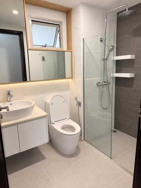 Lake Life, 8 Tao Ching Road, Boon Lay / Jurong / Tuas, 3 Bedrooms, 1,088 sqft, Condominium For Sale, by Dennis Lim, 500257748 - Bathroom - PropertyGuru.com.sg