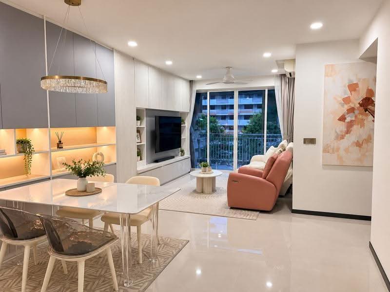 Lake Life, 8 Tao Ching Road, Boon Lay / Jurong / Tuas, 3 Bedrooms, 1,088 sqft, Condominium For Sale, by Dennis Lim, 500257748 - Living Room - PropertyGuru.com.sg