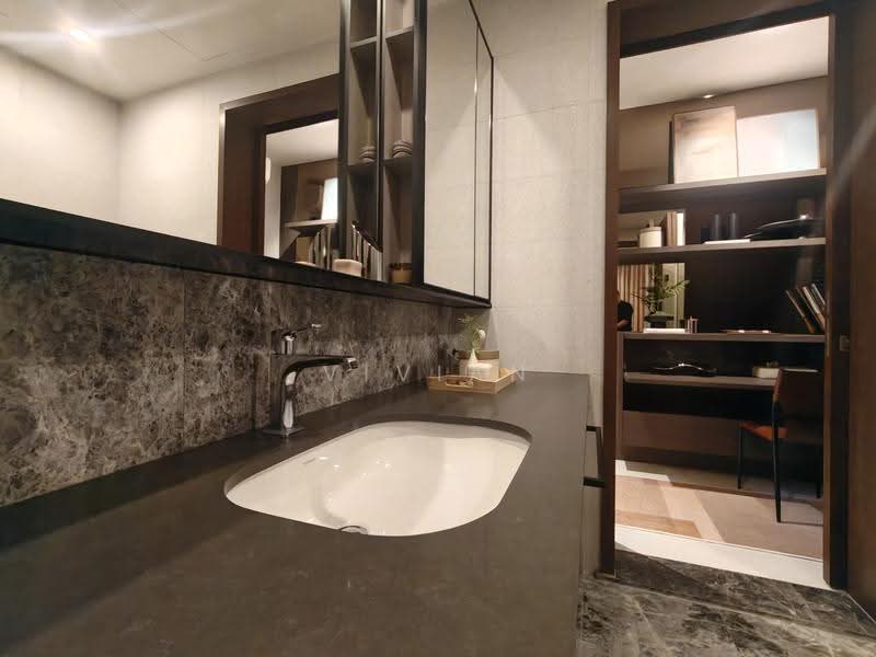 Parksuites, 18 Holland Grove Road, Tanglin / Holland / Bukit Timah, 2 Bedrooms, 786 sqft, Condominium For Sale, by Vivian Yang, 500257754 - PropertyGuru.com.sg