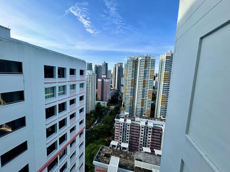 131B Kim Tian Road, 131B Kim Tian Road, Alexandra / Commonwealth, 3 Bedrooms, 1,184 sqft, HDB Flat For Sale, by Linda Chew, 500257760 - Exterior view from Living Room - PropertyGuru.com.sg