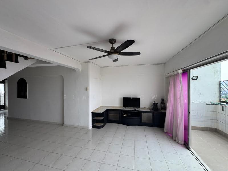 628 Hougang Avenue 8, 628 Hougang Avenue 8, Hougang / Punggol / Sengkang, 3 Bedrooms, 1,593 sqft, HDB Flat For Sale, by Elaine Low, 500257775 - Living Room - PropertyGuru.com.sg