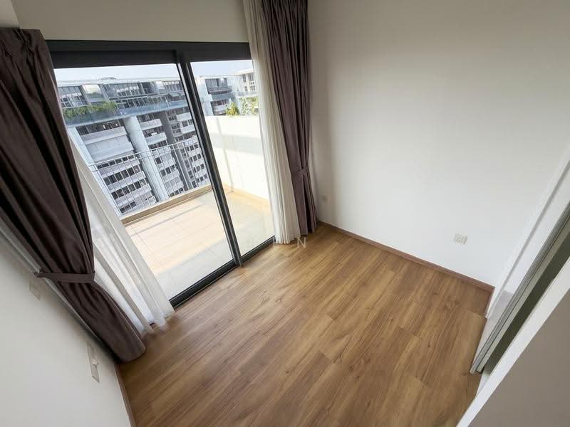 The Lakefront Residences, 42 Lakeside Drive, Boon Lay / Jurong / Tuas, 4 Bedrooms, 2,422 sqft, Condominium For Sale, by Ben Lim, 500257786 - Balcony - PropertyGuru.com.sg