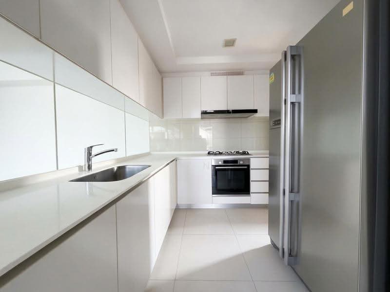 The Lakefront Residences, 42 Lakeside Drive, Boon Lay / Jurong / Tuas, 4 Bedrooms, 2,422 sqft, Condominium For Sale, by Ben Lim, 500257786 - Kitchen - PropertyGuru.com.sg