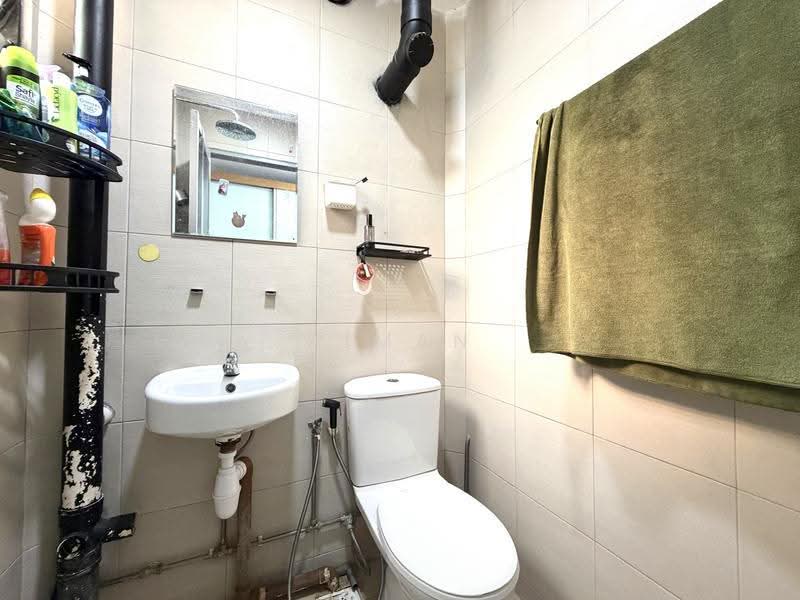 410 Bukit Batok West Avenue 4, 410 Bukit Batok West Avenue 4, Dairy Farm / Bukit Panjang / Choa Chu Kang, 3 Bedrooms, 1,012 sqft, HDB Flat For Sale, by Aiman Roza, 500257788 - PropertyGuru.com.sg