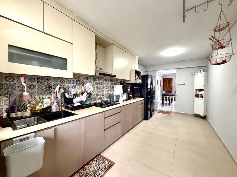 410 Bukit Batok West Avenue 4, 410 Bukit Batok West Avenue 4, Dairy Farm / Bukit Panjang / Choa Chu Kang, 3 Bedrooms, 1,012 sqft, HDB Flat For Sale, by Aiman Roza, 500257788 - PropertyGuru.com.sg