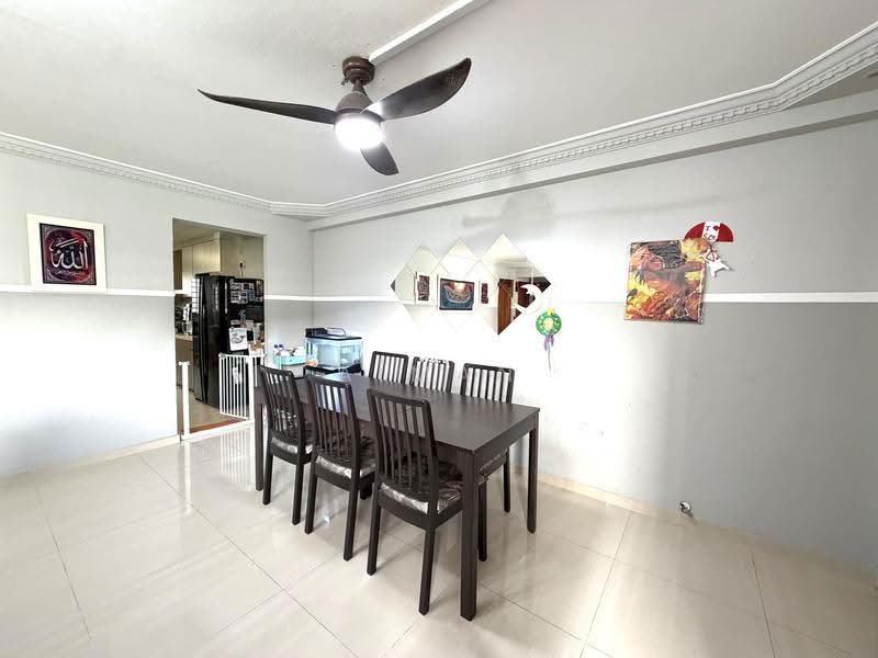 410 Bukit Batok West Avenue 4, 410 Bukit Batok West Avenue 4, Dairy Farm / Bukit Panjang / Choa Chu Kang, 3 Bedrooms, 1,012 sqft, HDB Flat For Sale, by Aiman Roza, 500257788 - PropertyGuru.com.sg