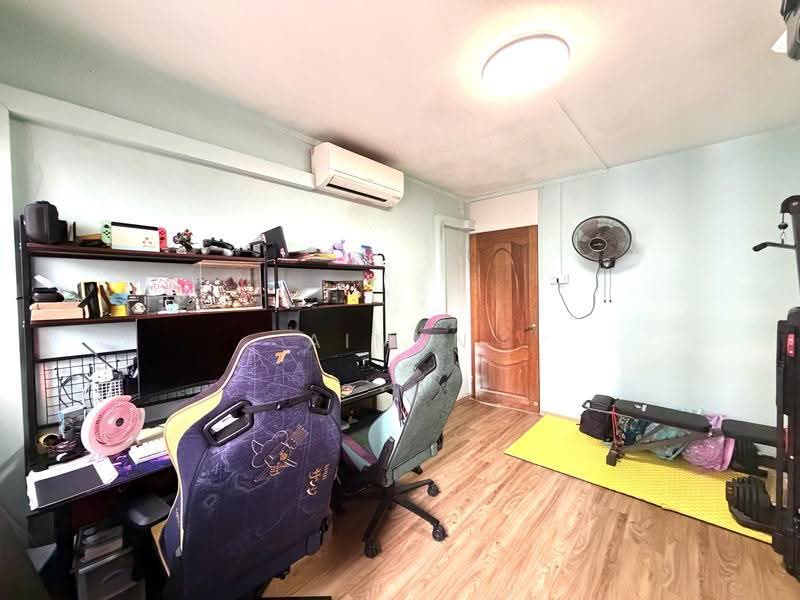 410 Bukit Batok West Avenue 4, 410 Bukit Batok West Avenue 4, Dairy Farm / Bukit Panjang / Choa Chu Kang, 3 Bedrooms, 1,012 sqft, HDB Flat For Sale, by Aiman Roza, 500257788 - PropertyGuru.com.sg