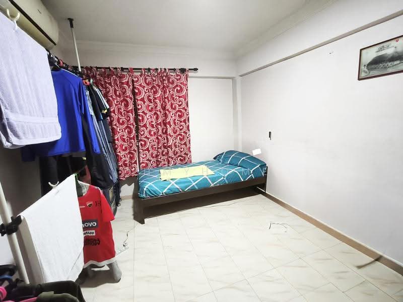 118 Bedok Reservoir Road, 118 Bedok Reservoir Road, Bedok / Upper East Coast, 3 Bedrooms, 979 sqft, HDB Flat For Sale, by JESLYN LIM, 500257800 - Bedroom - PropertyGuru.com.sg