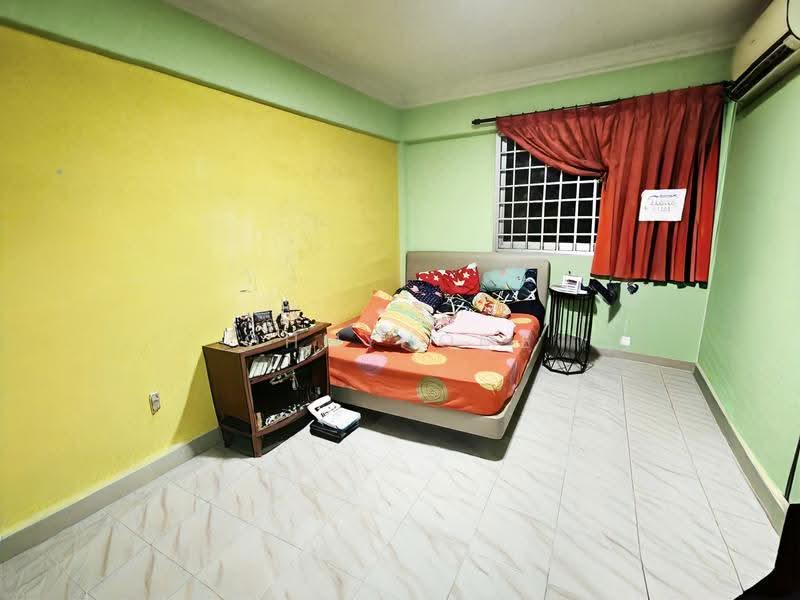 118 Bedok Reservoir Road, 118 Bedok Reservoir Road, Bedok / Upper East Coast, 3 Bedrooms, 979 sqft, HDB Flat For Sale, by JESLYN LIM, 500257800 - Bedroom - PropertyGuru.com.sg