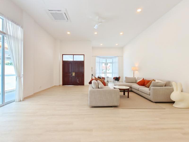 ★ GIANT ★ Renovated District 15 Semi-Detached Home For Rent, Dunbar Walk, Frankel Avenue, Bowmont Gardens, East Coast / Marine Parade, 5 Bedrooms, 5,500 sqft, Semi-Detached House For Rent, by Lynn Tiang, 500257824 - Living Room - PropertyGuru.com.sg