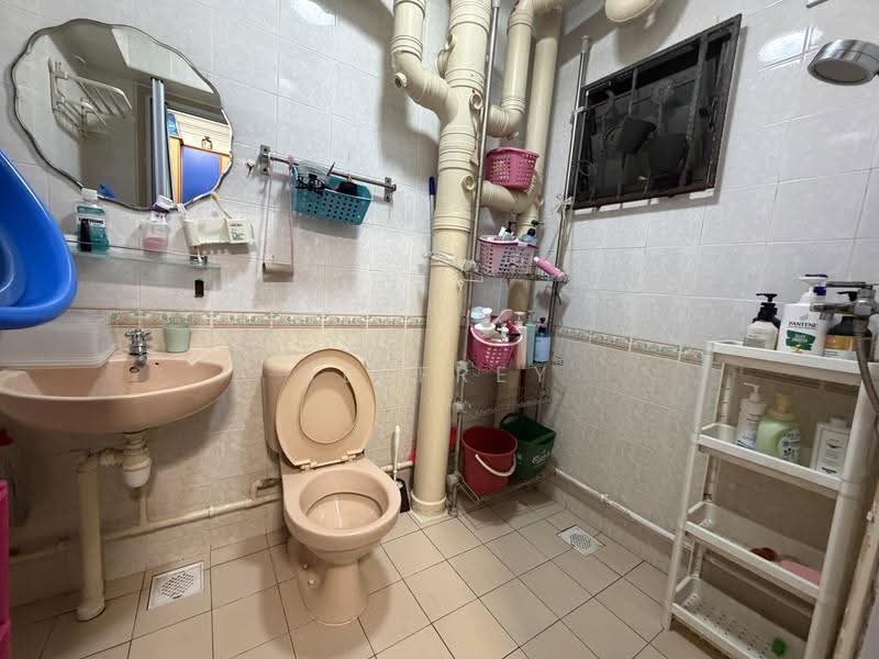979A Buangkok Crescent, 979A Buangkok Crescent, Hougang / Punggol / Sengkang, 3 Bedrooms, 969 sqft, HDB Flat For Sale, by Jeffrey Lee, 500257842 - Bathroom - PropertyGuru.com.sg