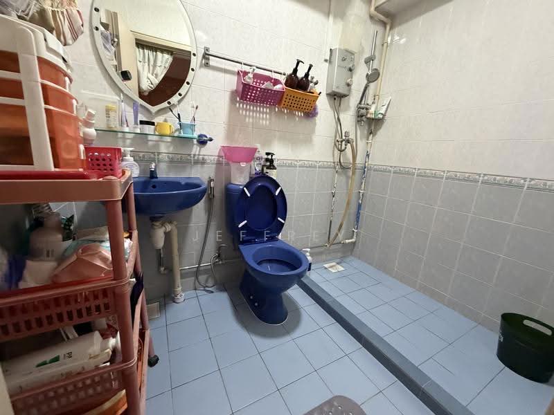 979A Buangkok Crescent, 979A Buangkok Crescent, Hougang / Punggol / Sengkang, 3 Bedrooms, 969 sqft, HDB Flat For Sale, by Jeffrey Lee, 500257842 - Bathroom - PropertyGuru.com.sg