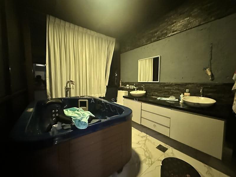 Freehold Landed | Mins Walk to Canberra MRT & Canberra Plaza | District 27 | Sembawang Villas, Sembawang Place, Sembawang Road, Sembawang / Yishun, 5 Bedrooms, 4,500 sqft, Semi-Detached House For Sale, by Alson Ong, 500257851 - PropertyGuru.com.sg