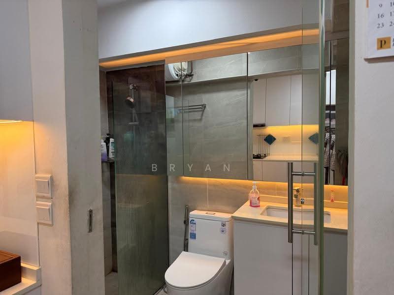 207C Compassvale Lane, 207C Compassvale Lane, Hougang / Punggol / Sengkang, 3 Bedrooms, 1,184 sqft, HDB Flat For Sale, by Bryan Leow, 500257858 - Bathroom - PropertyGuru.com.sg
