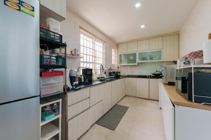 Changi Heights, Changi Heights, Changi Airport / Changi Village, 5 Bedrooms, 3,000 sqft, Terraced House For Sale, by Sanche Jagatheesan, 500257876 - Kitchen - PropertyGuru.com.sg