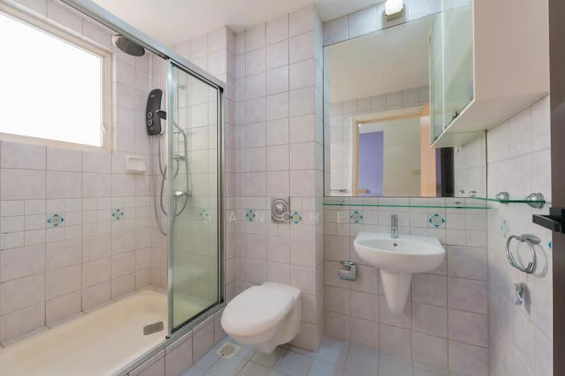 Changi Heights, Changi Heights, Changi Airport / Changi Village, 5 Bedrooms, 3,000 sqft, Terraced House For Sale, by Sanche Jagatheesan, 500257876 - Bathroom - PropertyGuru.com.sg