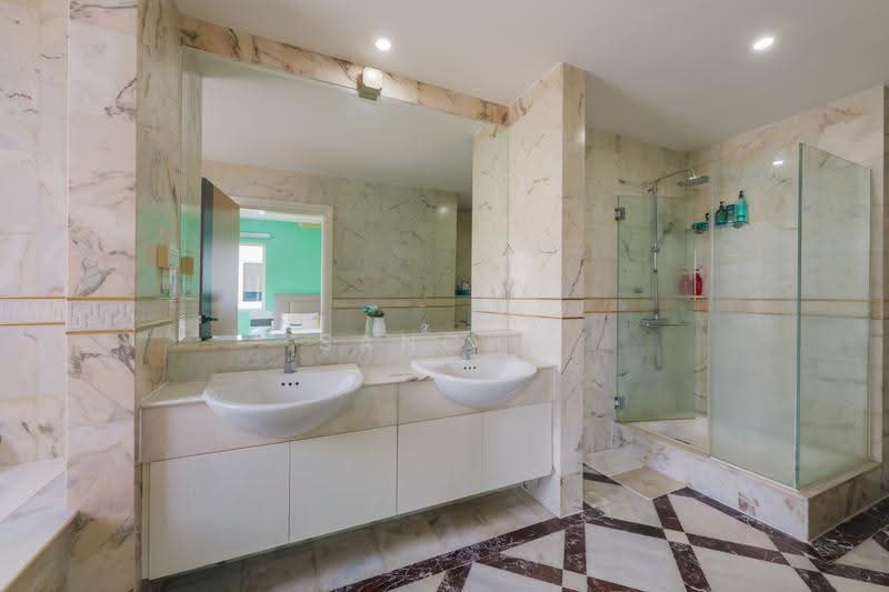 Changi Heights, Changi Heights, Changi Airport / Changi Village, 5 Bedrooms, 3,000 sqft, Terraced House For Sale, by Sanche Jagatheesan, 500257876 - Bathroom - PropertyGuru.com.sg