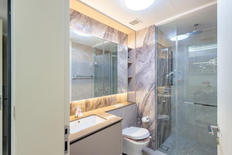 Penrose, 30 Sims Drive, Eunos / Geylang / Paya Lebar, 2 Bedrooms, 646 sqft, Condominium For Sale, by Rachel Ng, 500257879 - Bathroom - PropertyGuru.com.sg