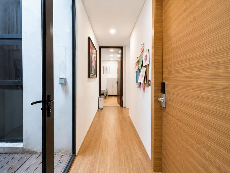 Best Modern Semi Detached in Novena, Newton / Novena, 5 Bedrooms, 4,633 sqft, Semi-Detached House For Sale, by Yupar ., 500257882 - Corridor - PropertyGuru.com.sg