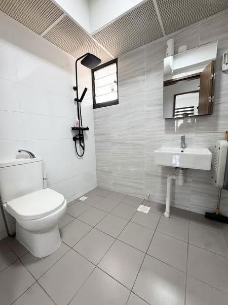 799A Woodlands Drive 60, 799A Woodlands Drive 60, Admiralty / Woodlands, 3 Bedrooms, 1,001 sqft, HDB Flat For Sale, by Rusydi Yusoff, 500257883 - Bathroom - PropertyGuru.com.sg
