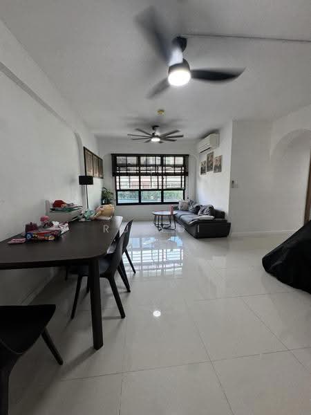 799A Woodlands Drive 60, 799A Woodlands Drive 60, Admiralty / Woodlands, 3 Bedrooms, 1,001 sqft, HDB Flat For Sale, by Rusydi Yusoff, 500257883 - Living Room - PropertyGuru.com.sg