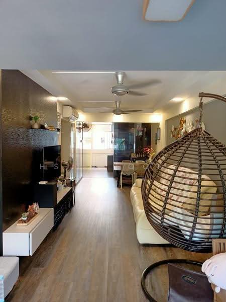 160 Yishun Street 11, 160 Yishun Street 11, Sembawang / Yishun, 2 Bedrooms, 872 sqft, HDB Flat For Sale, by Hsien Loong Wong, 500257892 - Living Room - PropertyGuru.com.sg