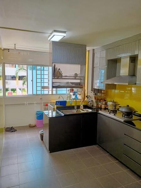 160 Yishun Street 11, 160 Yishun Street 11, Sembawang / Yishun, 2 Bedrooms, 872 sqft, HDB Flat For Sale, by Hsien Loong Wong, 500257892 - Kitchen - PropertyGuru.com.sg