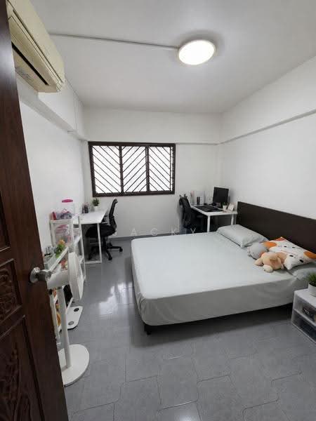 218 Jurong East Street 21, 218 Jurong East Street 21, Boon Lay / Jurong / Tuas, 3 Bedrooms, 980 sqft, HDB Flat For Sale, by Jacky Ng, 500257898 - Bedroom - PropertyGuru.com.sg