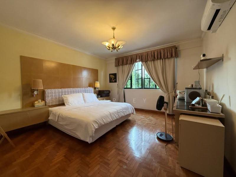 Last call! Exclusive listing! Best location! Huge Inter terrace @ bukit timah, Tanglin / Holland / Bukit Timah, 5 Bedrooms, 2,500 sqft, Terraced House For Sale, by Shirley Ting, 500257899 - PropertyGuru.com.sg
