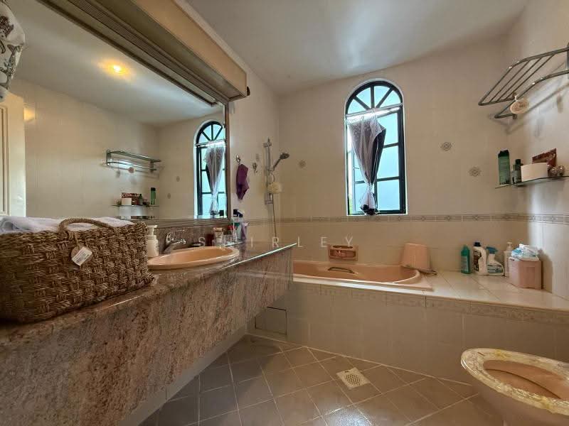Last call! Exclusive listing! Best location! Huge Inter terrace @ bukit timah, Tanglin / Holland / Bukit Timah, 5 Bedrooms, 2,500 sqft, Terraced House For Sale, by Shirley Ting, 500257899 - PropertyGuru.com.sg