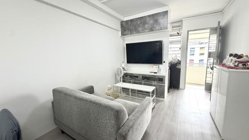 111 Aljunied Crescent, 111 Aljunied Crescent, Eunos / Geylang / Paya Lebar, 2 Bedrooms, 721 sqft, HDB Flat For Rent, by Kenneth Teiw Choon Lin, 500257900 - Living Room - PropertyGuru.com.sg