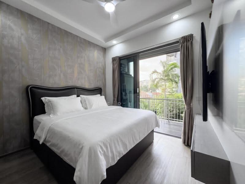 Forest Woods, Hougang / Punggol / Sengkang, 4 Bedrooms, 1,249 sqft, Condominium For Sale, by Cherlyn Loh Xue Ting, 500257913 - Master Bedroom - PropertyGuru.com.sg