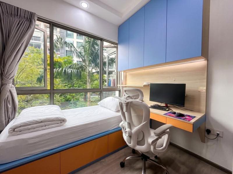 Forest Woods, Hougang / Punggol / Sengkang, 4 Bedrooms, 1,249 sqft, Condominium For Sale, by Cherlyn Loh Xue Ting, 500257913 - Bedroom 1 - PropertyGuru.com.sg