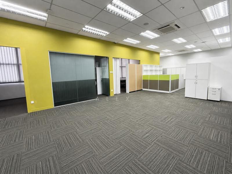 Cheap | Bal 30yrs | Redhill | Near MRT | Good Frontage Showroom | B1 | Centralised Area, Redhill, Alexandra / Commonwealth, 81,800 sqft, Light Industrial (B1) For Sale, by Alex Chan, 500257922 - Interior - CommercialGuru.com.sg