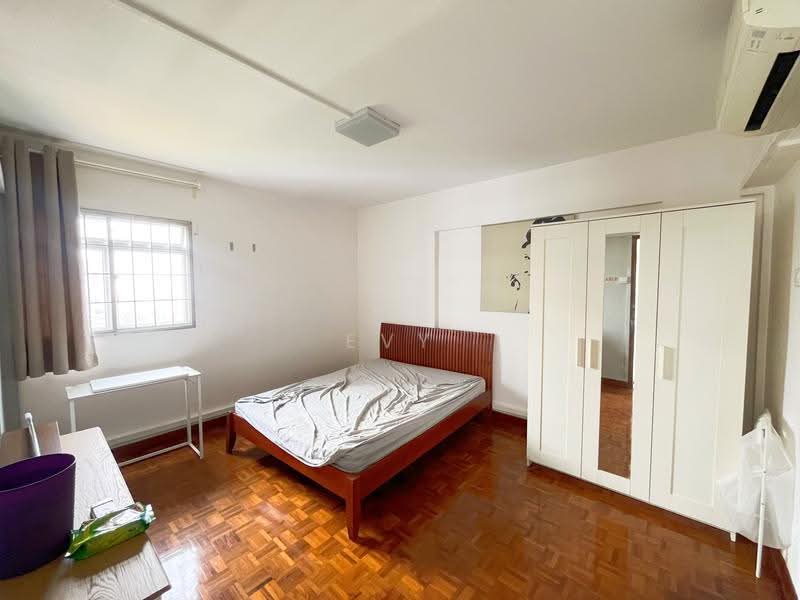 110 Spottiswoode Park Road, 110 Spottiswoode Park Road, Chinatown / Tanjong Pagar, 3 Bedrooms, 1,270 sqft, HDB Flat For Rent, by Evy Yeo, 500257923 - Master Bedroom - PropertyGuru.com.sg