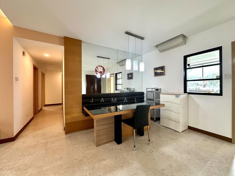 Lakeholmz, 88 Corporation Road, Boon Lay / Jurong / Tuas, 4 Bedrooms, 1,518 sqft, Condominium For Sale, by Jamal Ponnichi, 500257928 - Corridor - PropertyGuru.com.sg