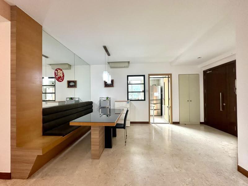 Lakeholmz, 88 Corporation Road, Boon Lay / Jurong / Tuas, 4 Bedrooms, 1,518 sqft, Condominium For Sale, by Jamal Ponnichi, 500257928 - Dining Room - PropertyGuru.com.sg