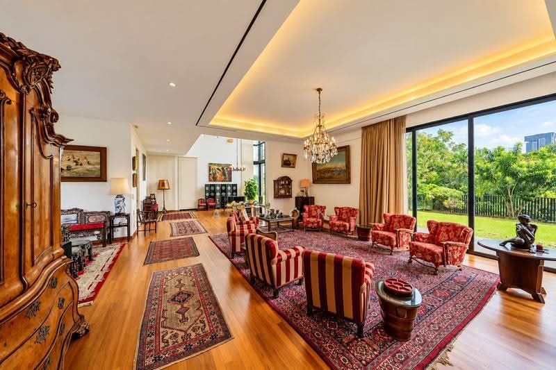 Rare Freehold Hilltop GCB - Lift, Pool, 8-Car Basement, Newton / Novena, 10+ Bedrooms, 25,000 sqft, Good Class Bungalow For Sale, by Aaron Tay, 500257929 - Living Room - PropertyGuru.com.sg
