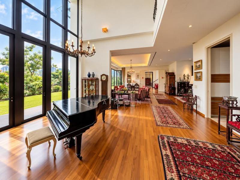 Rare Freehold Hilltop GCB - Lift, Pool, 8-Car Basement, Newton / Novena, 10+ Bedrooms, 25,000 sqft, Good Class Bungalow For Sale, by Aaron Tay, 500257929 - Living Room - PropertyGuru.com.sg