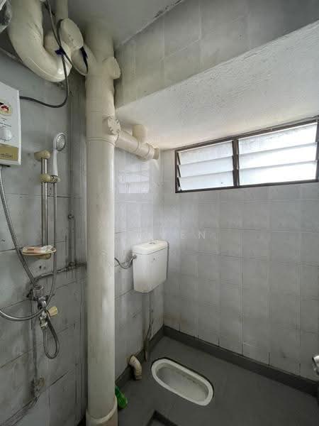 233 Ang Mo Kio Avenue 3, 233 Ang Mo Kio Avenue 3, Ang Mo Kio / Bishan / Thomson, 2 Bedrooms, 721 sqft, HDB Flat For Rent, by Steven Liu, 500257933 - Bathroom - PropertyGuru.com.sg