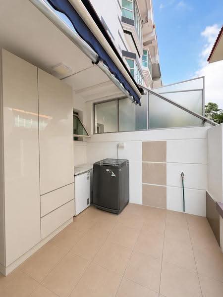 Teacher's Housing Estate, Tagore Avenue, Mandai / Upper Thomson, 4 Bedrooms, 2,700 sqft, Terraced House For Sale, by Therese Ho, 500257956 - Balcony - PropertyGuru.com.sg