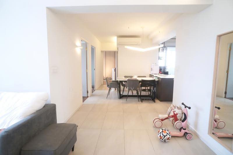 131B Lorong 1 Toa Payoh, 131B Lorong 1 Toa Payoh, Balestier / Toa Payoh, 3 Bedrooms, 1,001 sqft, HDB Flat For Sale, by David Yem Sing Ee, 500257957 - Living Room - PropertyGuru.com.sg