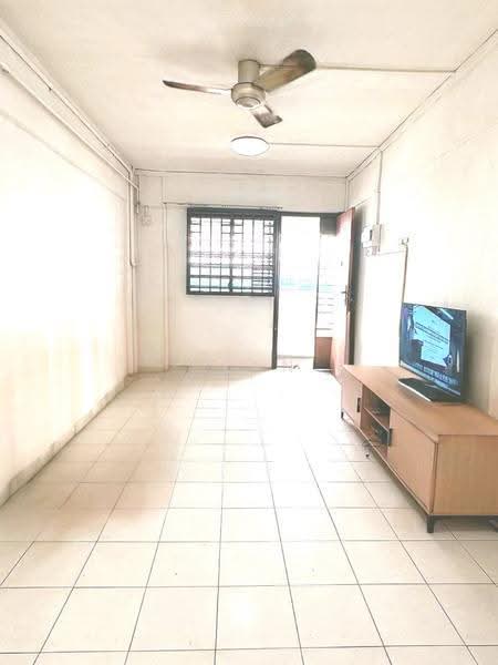 344 Clementi Avenue 5, 344 Clementi Avenue 5, Buona Vista / West Coast / Clementi New Town, 1 Bedroom, 44 sqft, HDB Flat For Rent, by Jean Sia, 500257958 - Living Room - PropertyGuru.com.sg