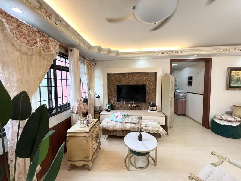 272 Toh Guan Road, 272 Toh Guan Road, Boon Lay / Jurong / Tuas, 3 Bedrooms, 1,302 sqft, HDB Flat For Sale, by Sani Faisal, 500257968 - Living Room - PropertyGuru.com.sg