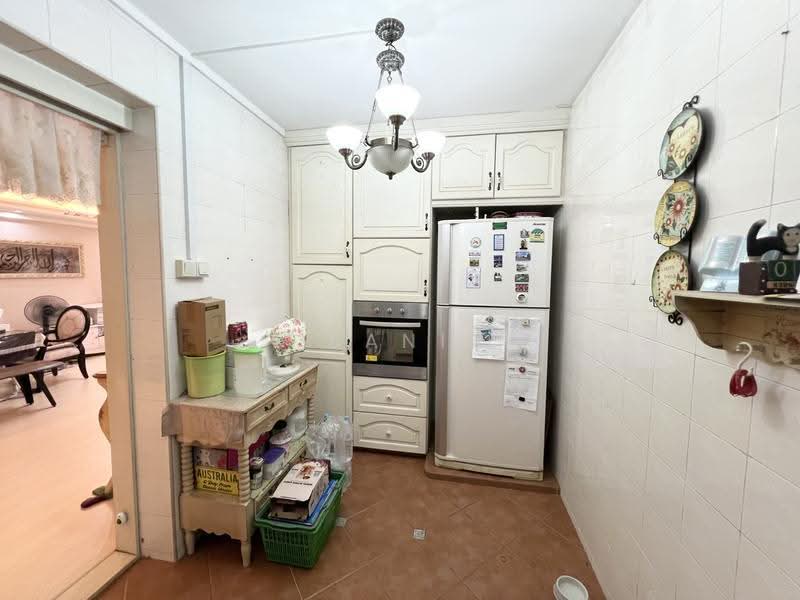272 Toh Guan Road, 272 Toh Guan Road, Boon Lay / Jurong / Tuas, 3 Bedrooms, 1,302 sqft, HDB Flat For Sale, by Sani Faisal, 500257968 - Kitchen - PropertyGuru.com.sg