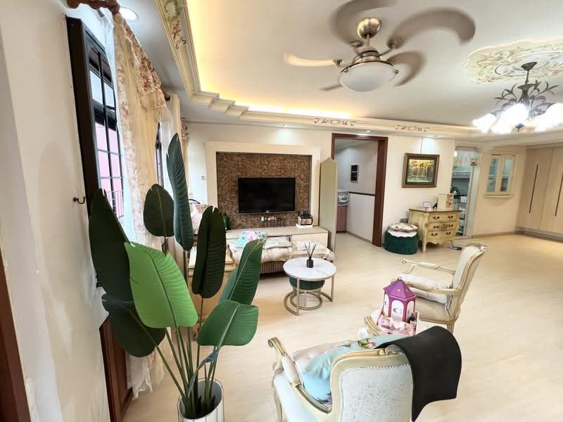 272 Toh Guan Road, 272 Toh Guan Road, Boon Lay / Jurong / Tuas, 3 Bedrooms, 1,302 sqft, HDB Flat For Sale, by Sani Faisal, 500257968 - Living Room - PropertyGuru.com.sg