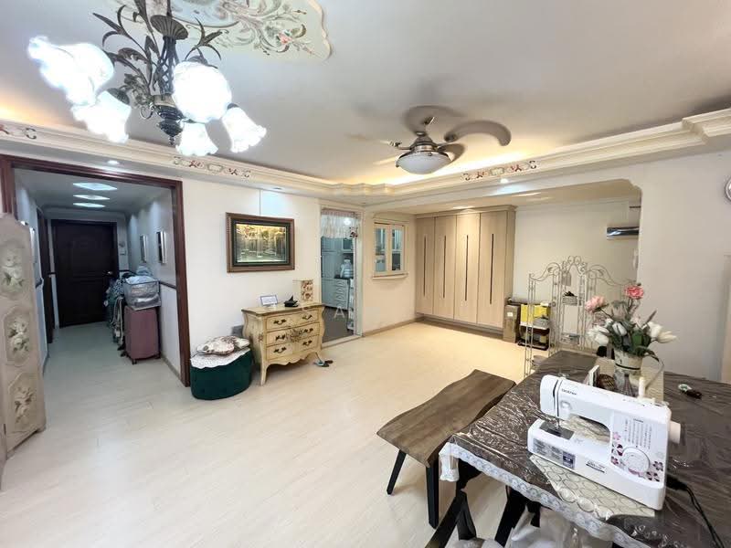 272 Toh Guan Road, 272 Toh Guan Road, Boon Lay / Jurong / Tuas, 3 Bedrooms, 1,302 sqft, HDB Flat For Sale, by Sani Faisal, 500257968 - Living Room - PropertyGuru.com.sg