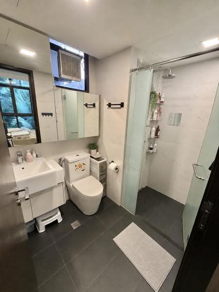 Symphony Suites, 1 Yishun Close, Sembawang / Yishun, 4 Bedrooms, 1,023 sqft, Condominium For Sale, by Alvin Tay, 500257971 - Bathroom - PropertyGuru.com.sg