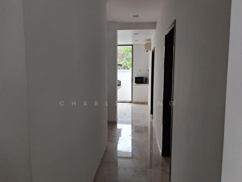 72 Woo Mon Chew Road, Woo Mon Chew Road, East Coast / Marine Parade, 3 Bedrooms, 2,350 sqft, Terraced House For Rent, by Charles Ong, 500257993 - Corridor - PropertyGuru.com.sg